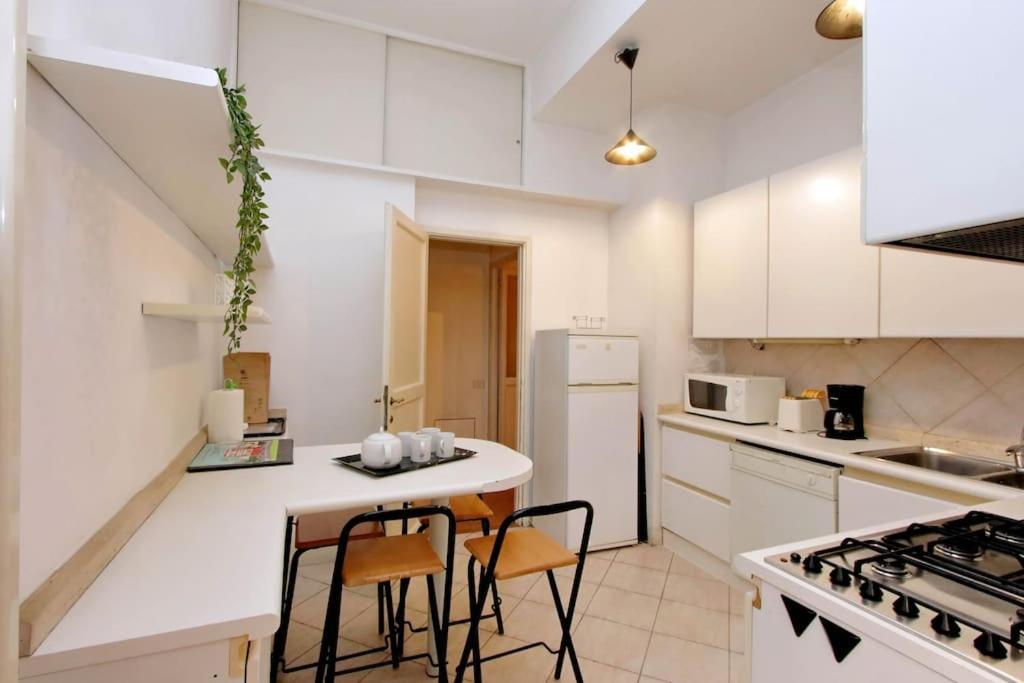 Navona Elegant Two Bedroom Apartment Rome Luaran gambar